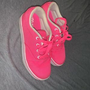 Hot pink heelys